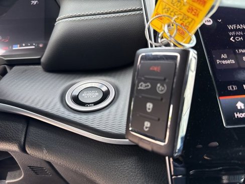 Used 2023 Jeep Grand Cherokee L Altitude image 40