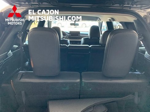 Used 2024 Mitsubishi Outlander SE image 5