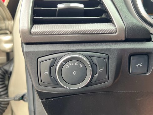 Used 2017 Ford Fusion SE image 24
