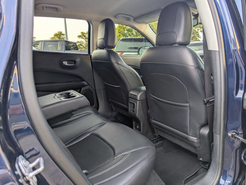 Used 2017 Jeep Compass Latitude image 18
