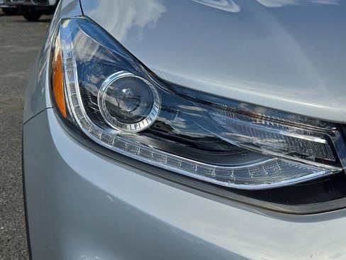 Used 2022 Chevrolet Trax LT w/ LT Convenience Package image 15