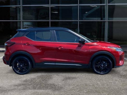 Used 2023 Nissan Kicks SR image 4