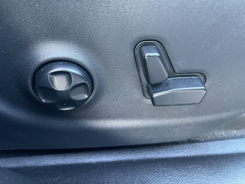 Used 2019 Jeep Cherokee Limited image 41