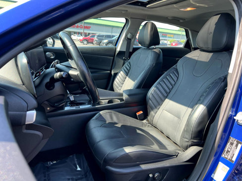 Used 2021 Hyundai Elantra Limited image 41