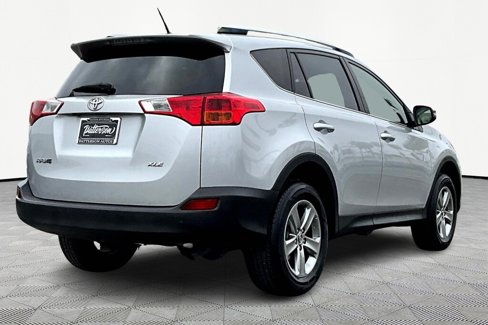 Used 2015 Toyota RAV4 XLE image 2