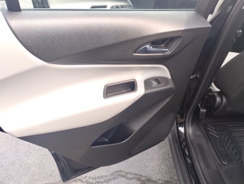 Used 2019 Chevrolet Equinox LS image 17