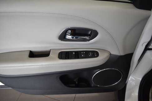 Used 2018 Honda HR-V EX-L image 32