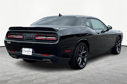 Used 2019 Dodge Challenger SXT w/ Driver Convenience Group image 5