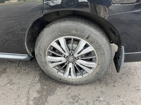 Used 2017 Nissan Pathfinder S image 35