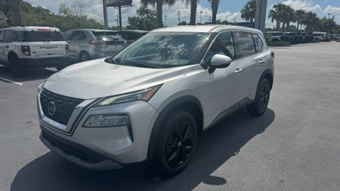 Used 2021 Nissan Rogue SV image 17