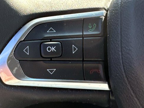 Used 2022 Jeep Compass Latitude w/ Sun and Sound Group image 12