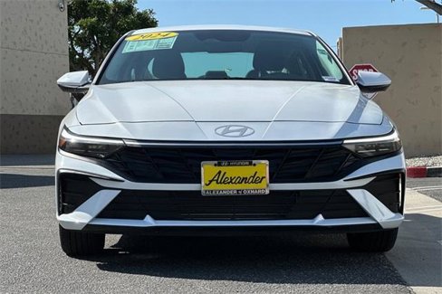Certified 2024 Hyundai Elantra SEL image 9