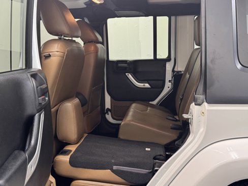 Used 2018 Jeep Wrangler Unlimited Sahara image 28
