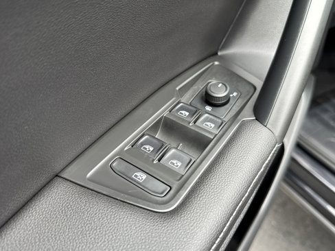 Certified 2024 Volkswagen Tiguan S image 15