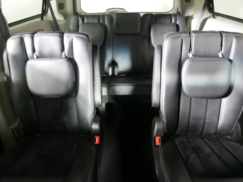 Used 2017 Dodge Grand Caravan SXT image 13
