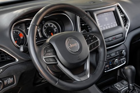 Used 2019 Jeep Cherokee Latitude Plus image 4