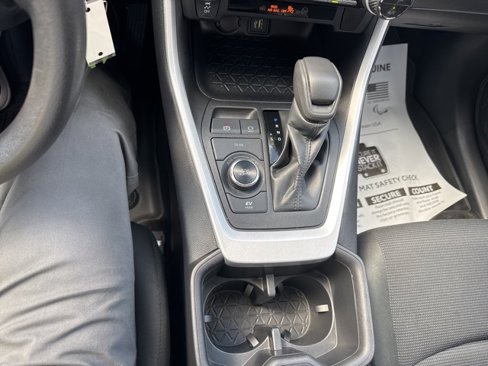 Used 2024 Toyota RAV4 LE image 18