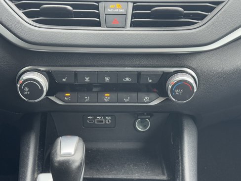 Used 2021 Nissan Altima 2.5 SV w/ SV Premium Package image 9