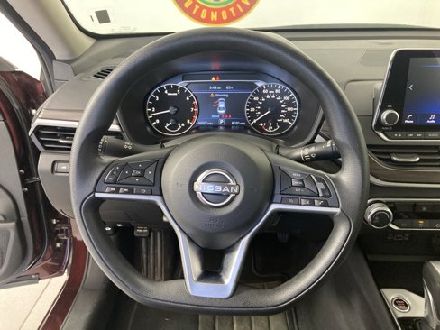 Used 2024 Nissan Altima 2.5 SV image 7