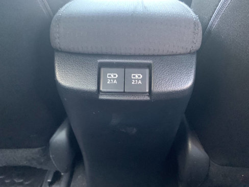 Used 2020 Toyota Prius LE image 19