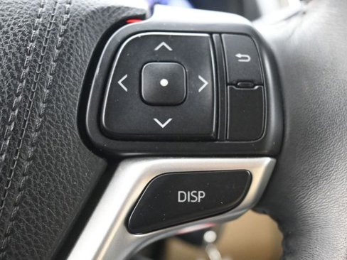 Used 2016 Toyota Highlander Plus image 12