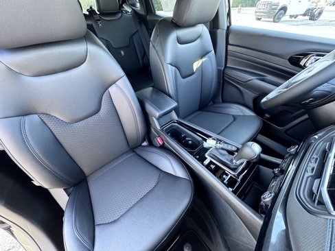 New 2026 Jeep Compass Latitude image 20