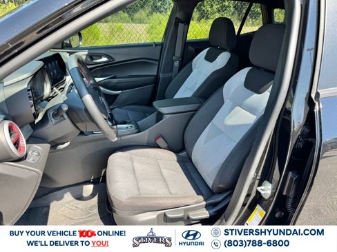 Used 2024 Chevrolet Trax RS image 17