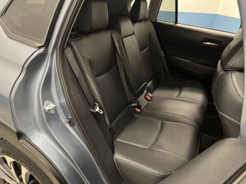 Used 2024 Toyota Corolla Cross XLE w/ Convenience Package image 33