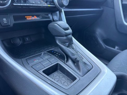 Used 2020 Toyota RAV4 XLE image 14