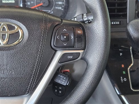 Used 2015 Toyota Sienna LE image 26