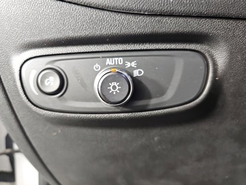 Used 2021 Chevrolet Equinox LT image 17