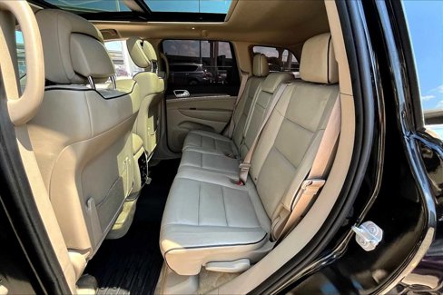 Used 2017 Jeep Grand Cherokee Overland image 18