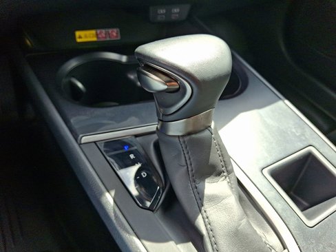 Used 2023 Lexus UX 250h AWD image 15