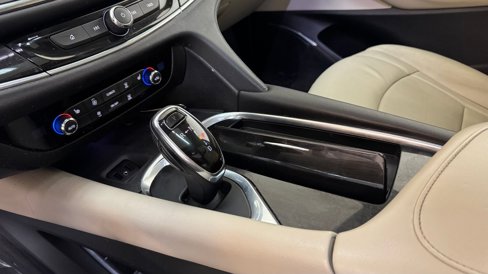 Used 2019 Buick Enclave Essence image 19