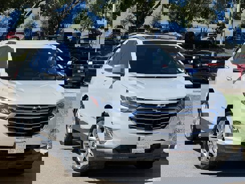 Used 2019 Chevrolet Equinox Premier image 2