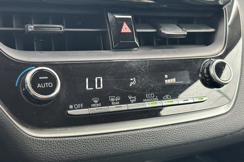 Used 2021 Toyota Corolla LE image 19