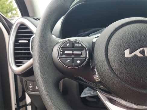 New 2025 Kia Soul LX image 16