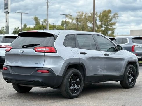 Used 2016 Jeep Cherokee Sport w/ Cold Weather Group image 38