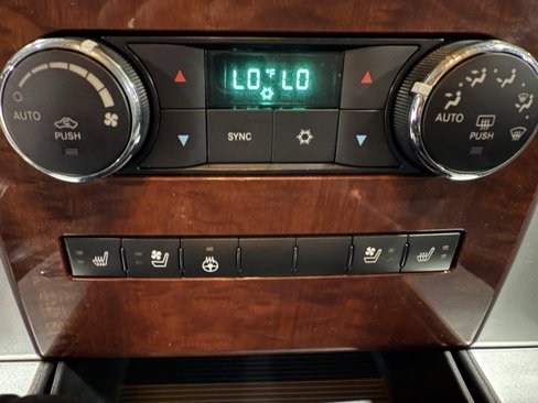 Used 2011 RAM 1500 Laramie image 19