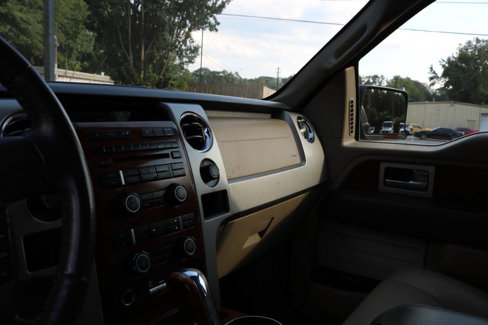 Used 2010 Ford F150 Lariat image 29