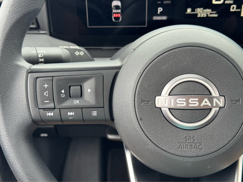 Used 2025 Nissan Kicks S image 12