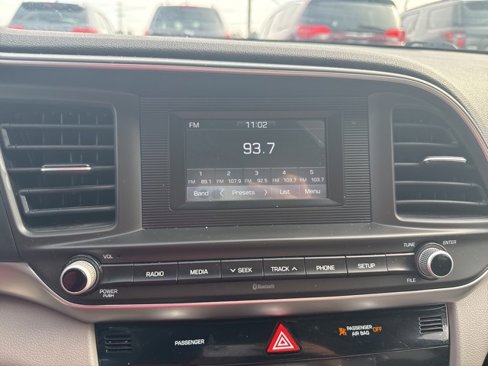 Used 2020 Hyundai Elantra SE image 22