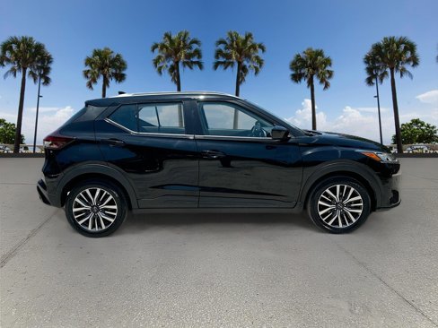 Certified 2023 Nissan Kicks SV image 4