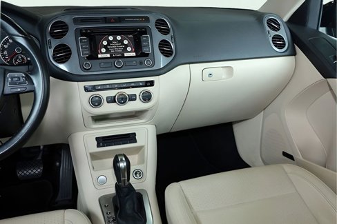 Used 2014 Volkswagen Tiguan SEL image 22
