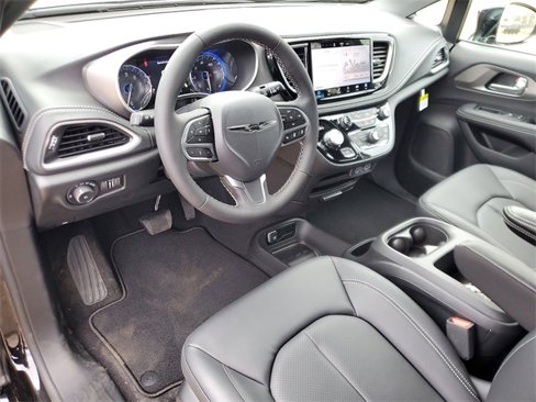 New 2025 Chrysler Pacifica Select image 17