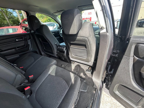 Used 2014 GMC Acadia SLE image 8