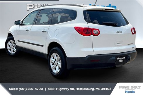 Used 2011 Chevrolet Traverse LS image 2
