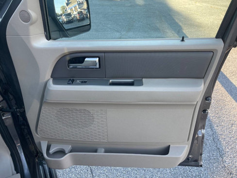 Used 2014 Ford Expedition XL image 38