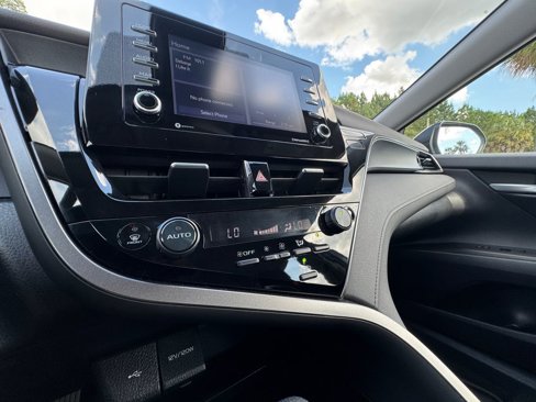 Used 2024 Toyota Camry LE image 23