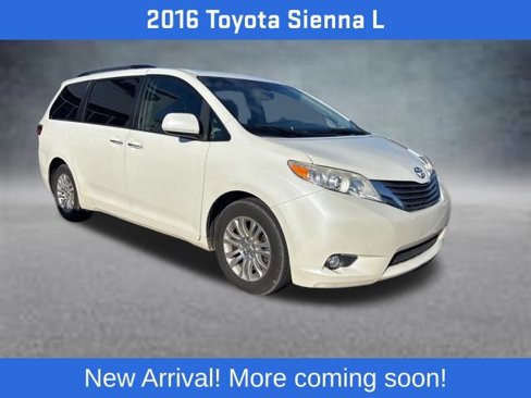 Used 2016 Toyota Sienna L image 4